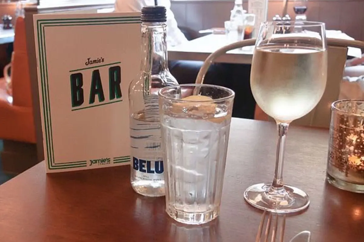 ตลาดน้ำดื่มบรรจุขวดยังบูมทั่วโลก แม้มีปัญหาขยะพลาสติก