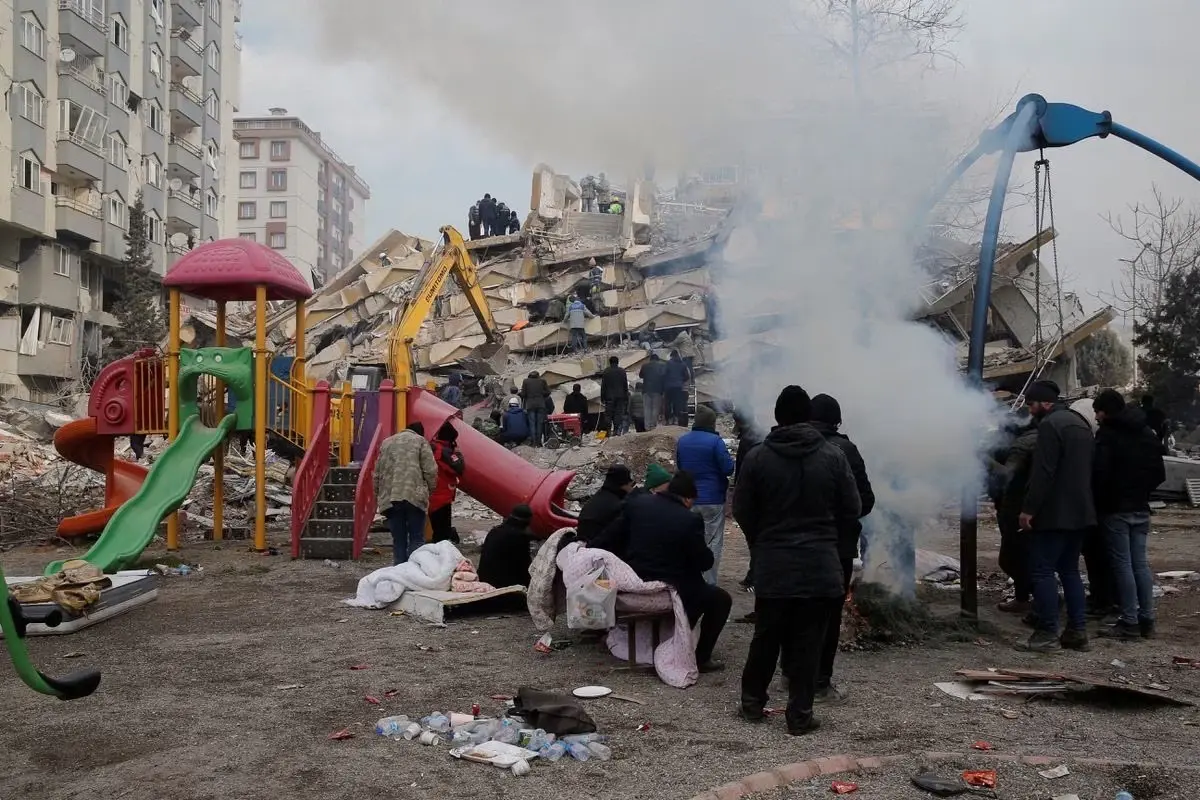 หน่วยกู้ภัยยังค้นหาผู้รอดชีวิตจากเหตุแผ่นดินไหวตุรกี-ซีเรียต่อเนื่อง