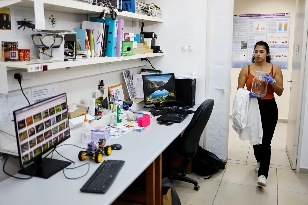 นักวิทย์อิสราเอลล้ำ สร้าง‘หุ่นยนต์ดมกลิ่น’ แรงบันดาลใจจากหนวดตั๊กแตน