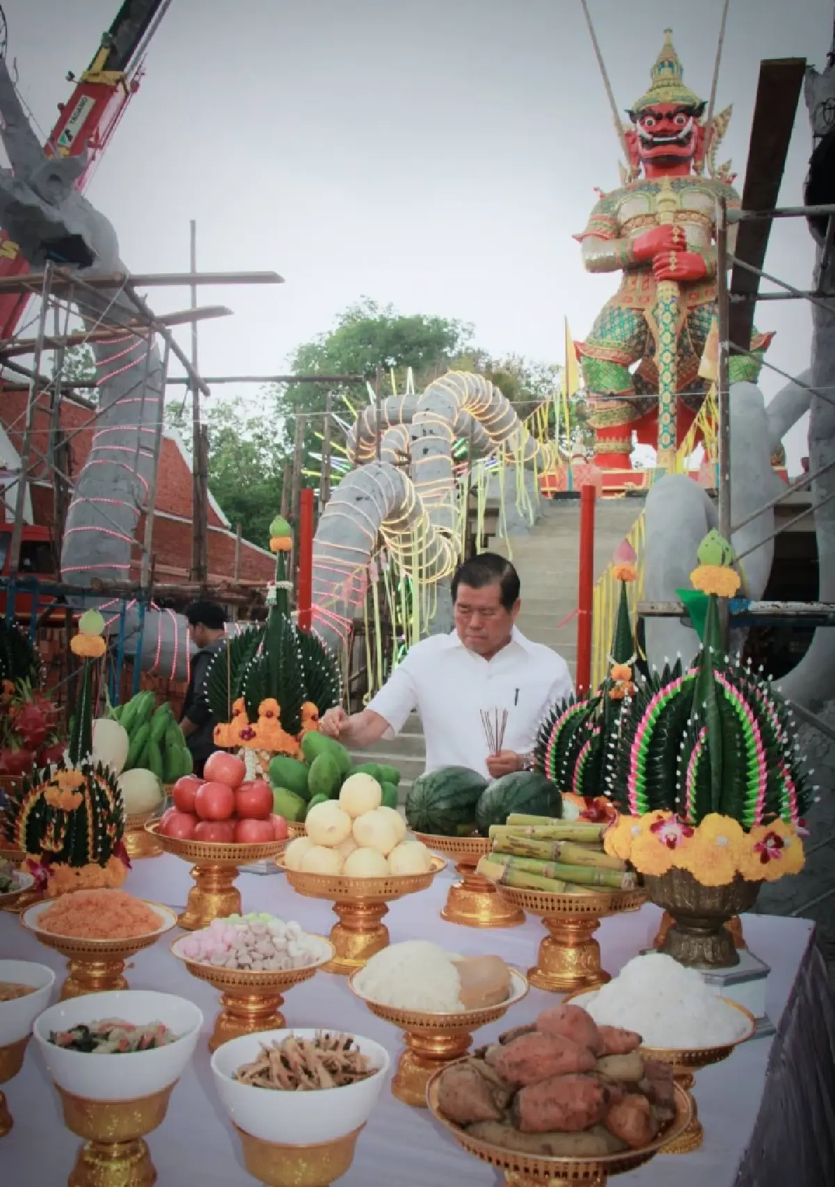 “นิพนธ์” เป็นประธานอัญเชิญองค์ท้าวเวสสุวรรณขึ้นประดิษฐานบนฐานบูชา