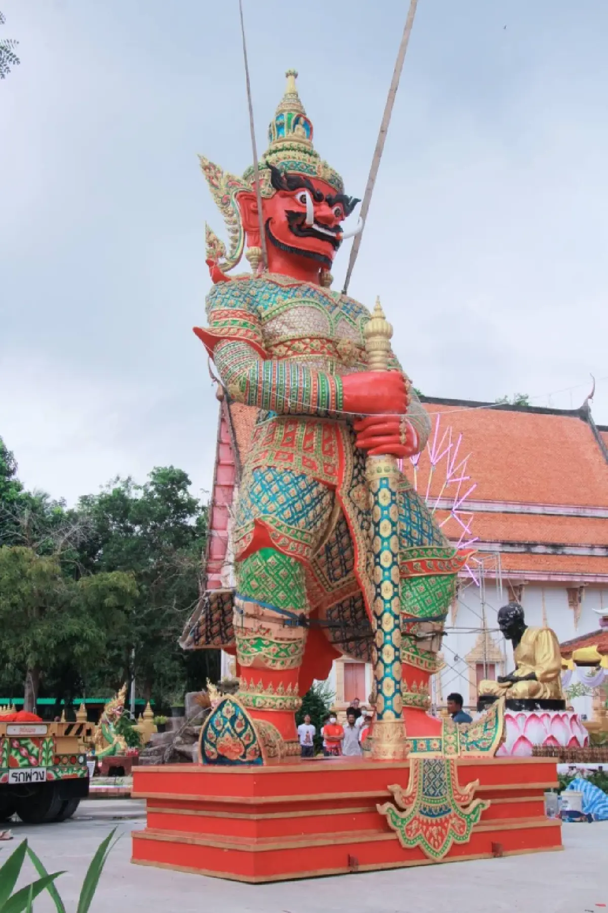 “นิพนธ์” เป็นประธานอัญเชิญองค์ท้าวเวสสุวรรณขึ้นประดิษฐานบนฐานบูชา