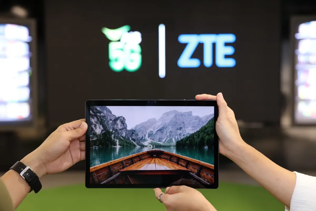 AIS จับมือ ZTE พัฒนาคอนเทนต์ 3D ดูได้ด้วยตาเปล่า