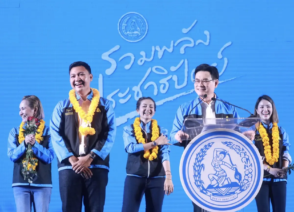 เลือกตั้ง 66: "จุรินทร์" เปิดตัว 3 ผู้สมัครส.ส. มั่นใจปักธงยกพัทลุง