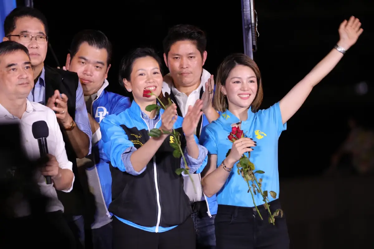 เลือกตั้ง66:“อภิสิทธิ์”ร่วมเวทีปราศรัยครั้งแรกบนรถโชว์โพลิซี ปชป.