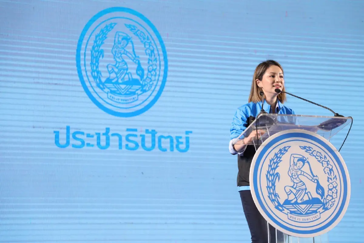 "มาดามเดียร์" อ้อนชาวพัทลุง ให้โอกาสคนรุ่นใหม่เข้ามาทำงาน