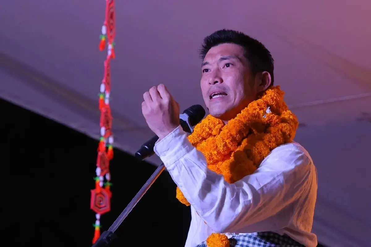 “ก้าวไกล – อนาคตใหม่” ยกทัพเยือนขอนแก่น ดัน “พิธา” นั่งนายก