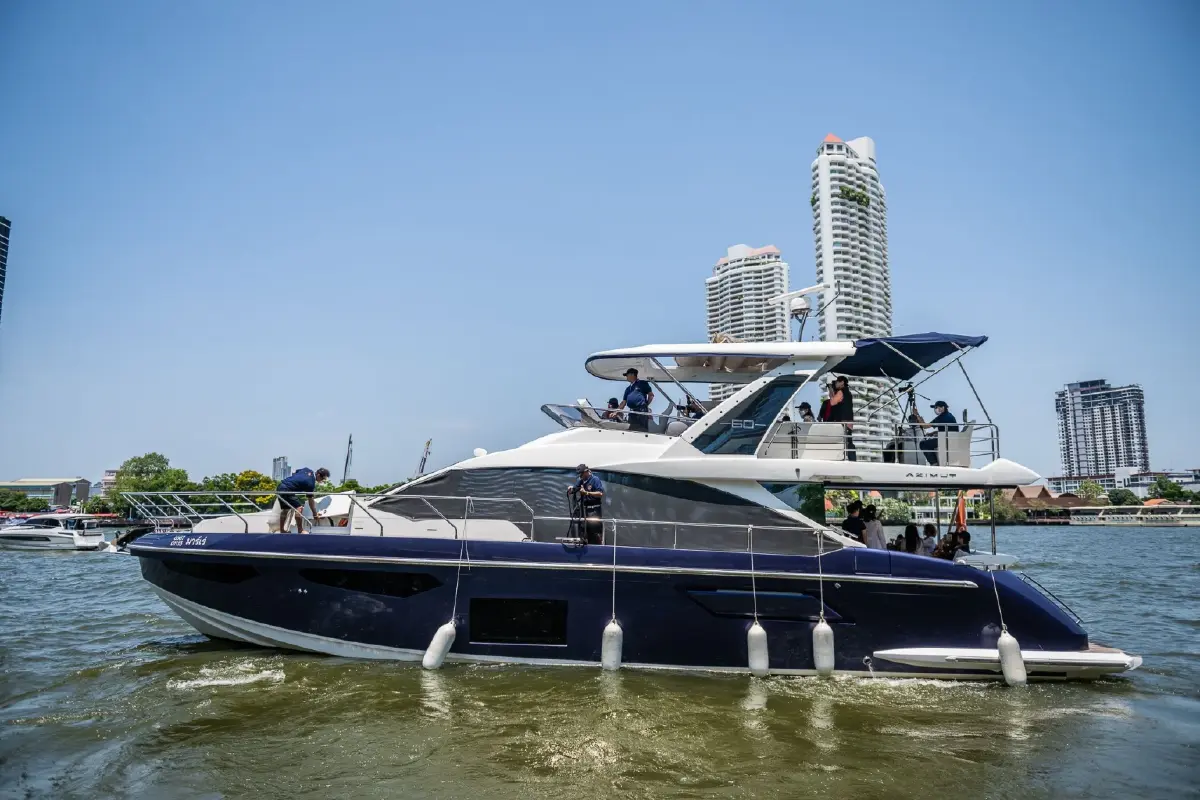 เรือ “Azimut 60” 
