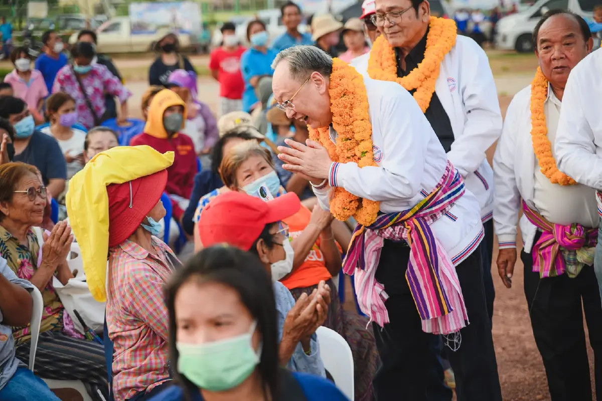 เลือกตั้ง66: สนธิรัตน์ชูนโยบายติดโซลาร์เซลล์สูบบาดาล