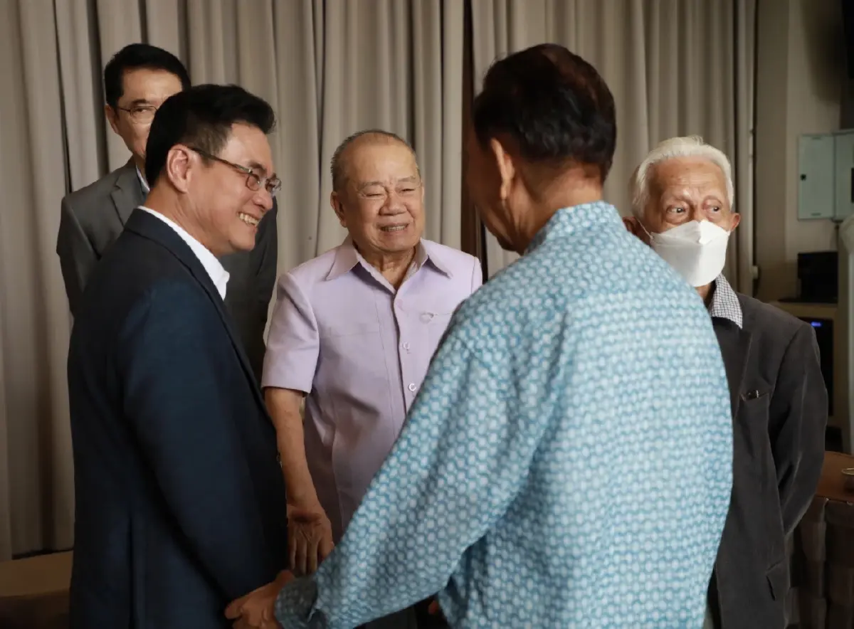 จุรินทร์ ร่วมงานศิษย์เก่าสิงห์แดง รดน้ำดำหัว อนันต์ อนันตกูล