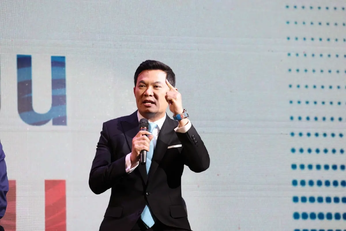 ดร.เอ้ สุชัชวีร์ ร่วมเสวนา The People ชูปั้นเด็กไทยเป็นผู้นำแห่งอนาคต