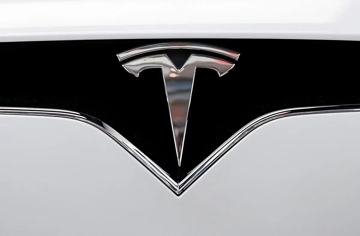 Tesla เล็งใช้แบตเตอรี่จากเหล็กกับรถบรรทุกกึ่งไฟฟ้า