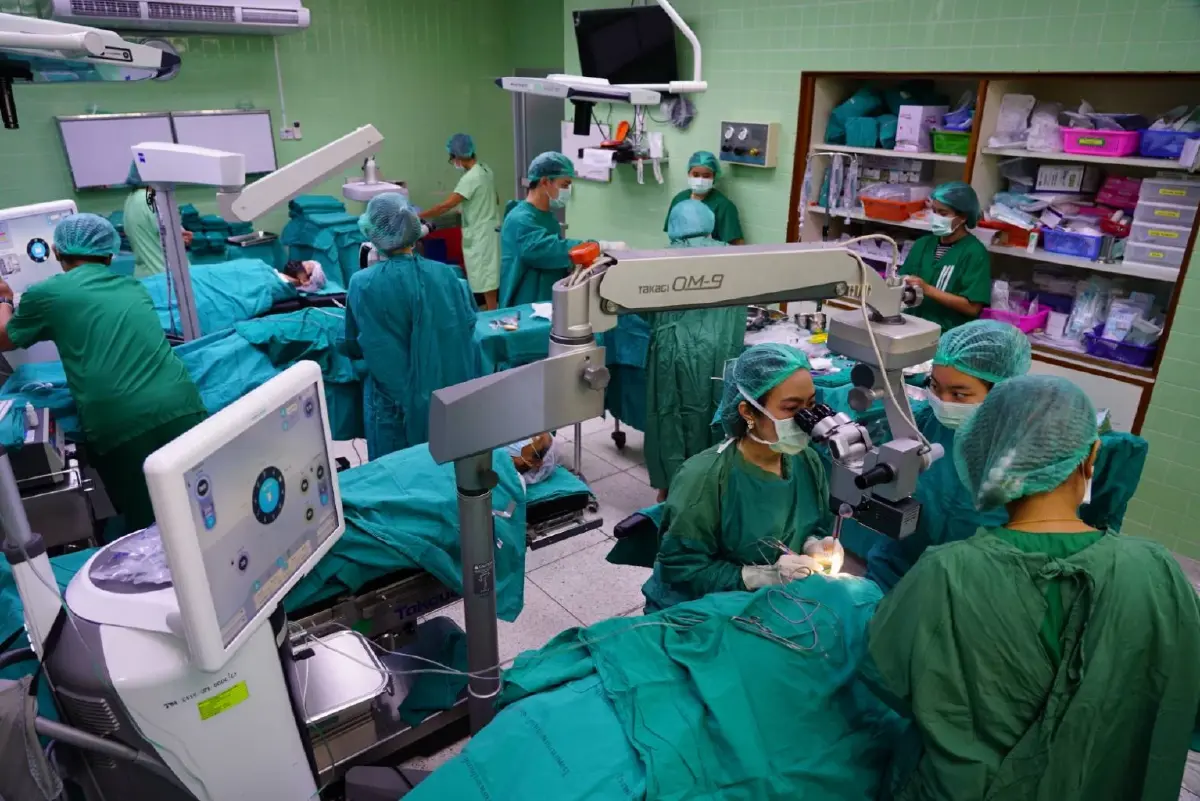 แพทย์อาสาเฉลิมพระเกียรติ ให้บริการประชาชน-พระสงฆ์กว่า 30,000 ราย