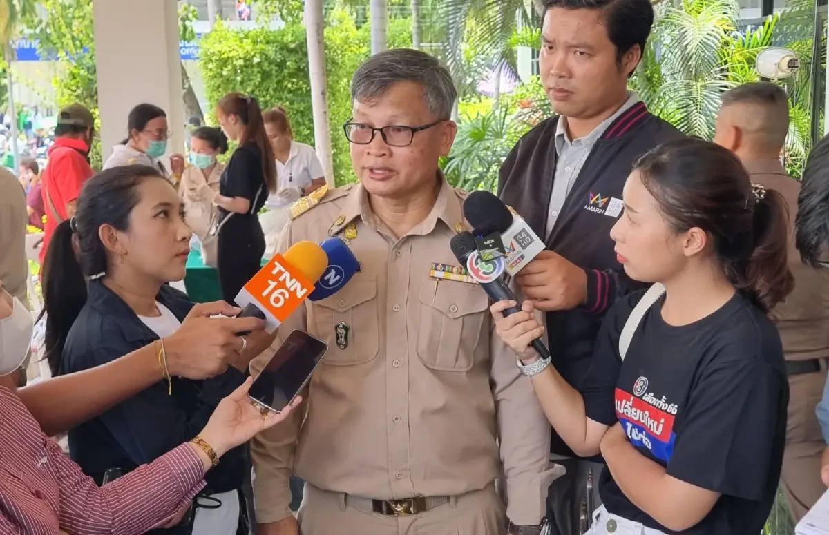 เลือกตั้ง66 : เลือกตั้งล่วงหน้าเขตบางกะปิ ระบบล่ม-อากาศร้อน