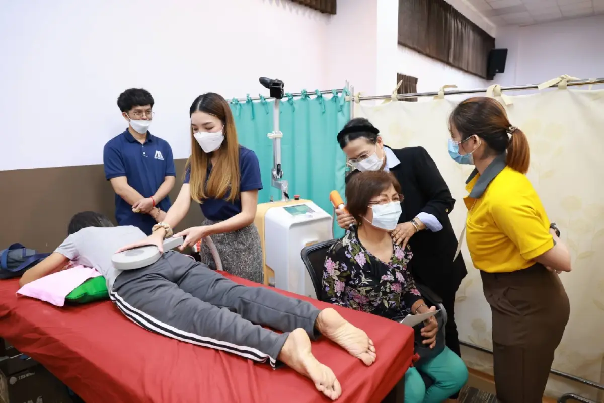 แพทย์อาสาเฉลิมพระเกียรติ ให้บริการประชาชน-พระสงฆ์กว่า 30,000 ราย