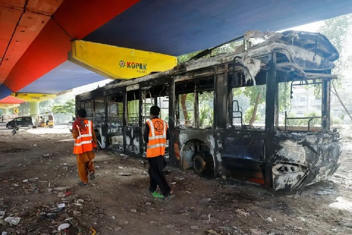 ปากีสถานร้องให้กองทัพยุติการประท้วงหลังอดีตนายกฯ ข่านถูกจับกุม