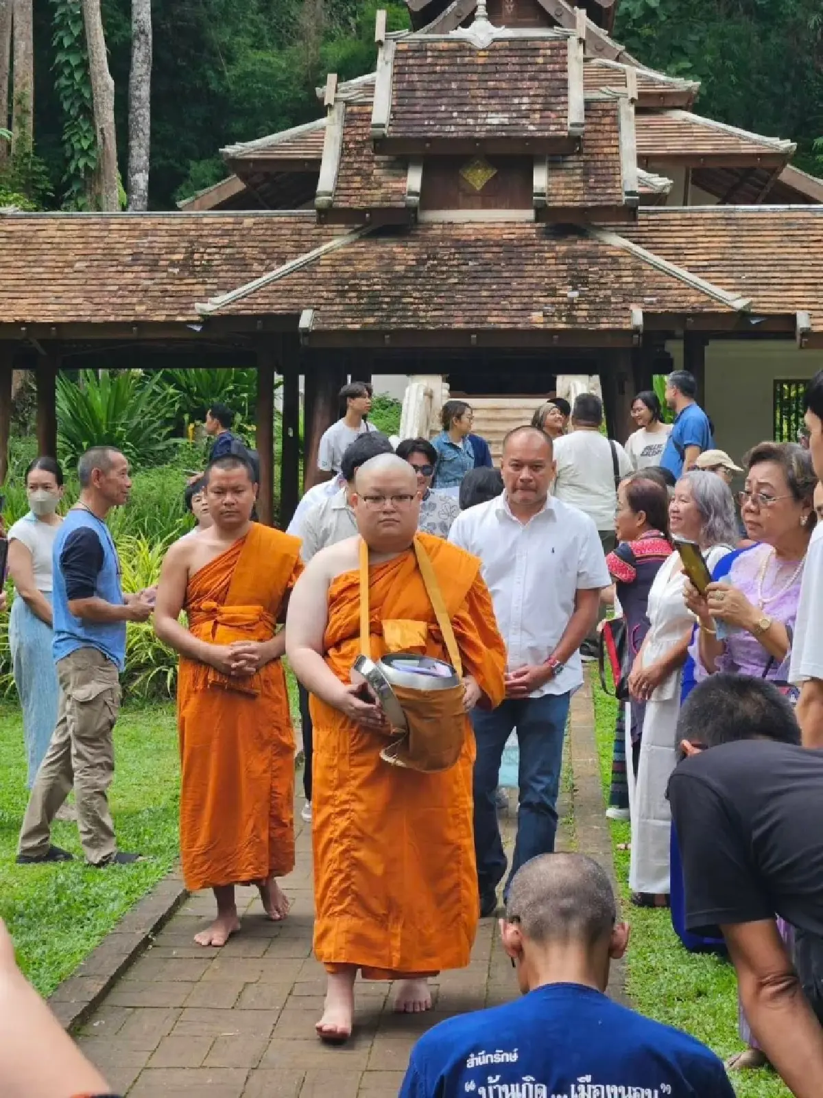 จาก ราษฎร สู่ บรรพชิต เพนกวิน ออกบวชเข้าสู่ เส้นทางธรรม