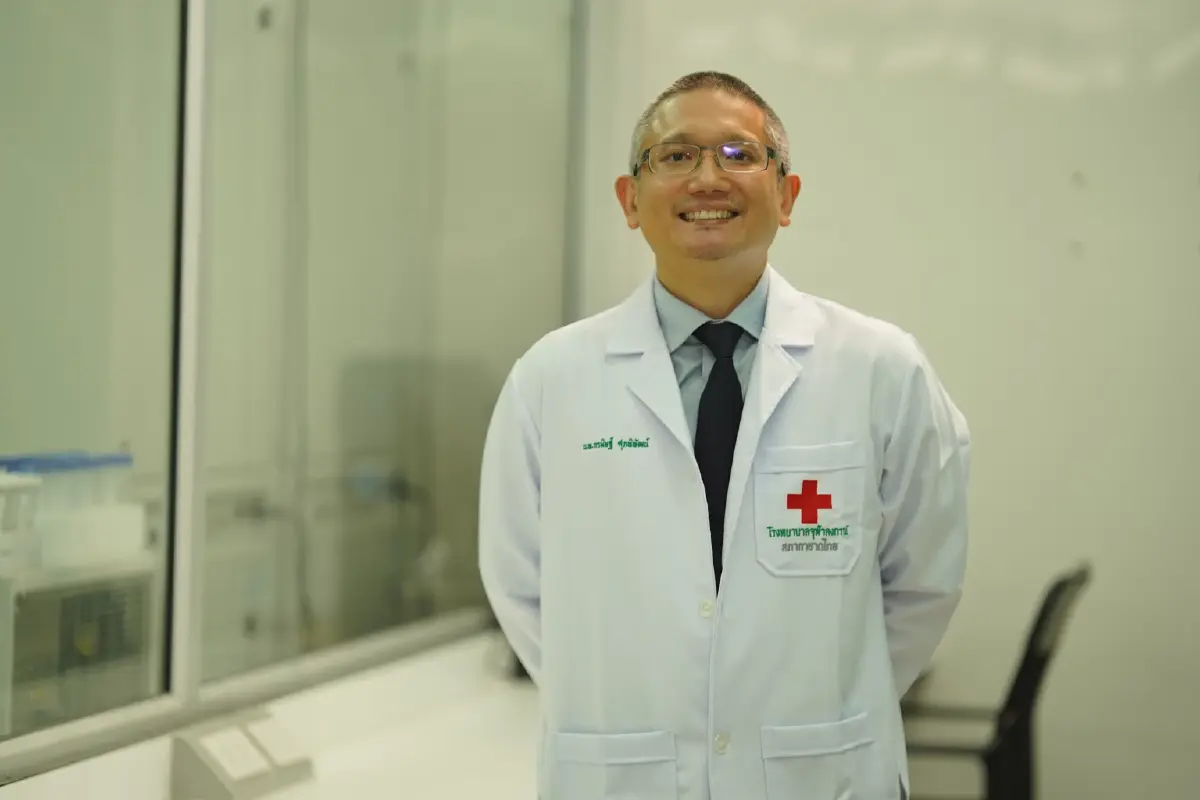 นพ.กรมิษฐ์ ศุภพิพัฒน์ หัวหน้าหน่วยวิจัยเซลล์ภูมิคุ้มกันบำบัด ศูนย์ความเป็นเลิศด้านภูมิคุ้มกันบำบัดมะเร็ง คณะแพทยศาสตร์ จุฬาฯ 