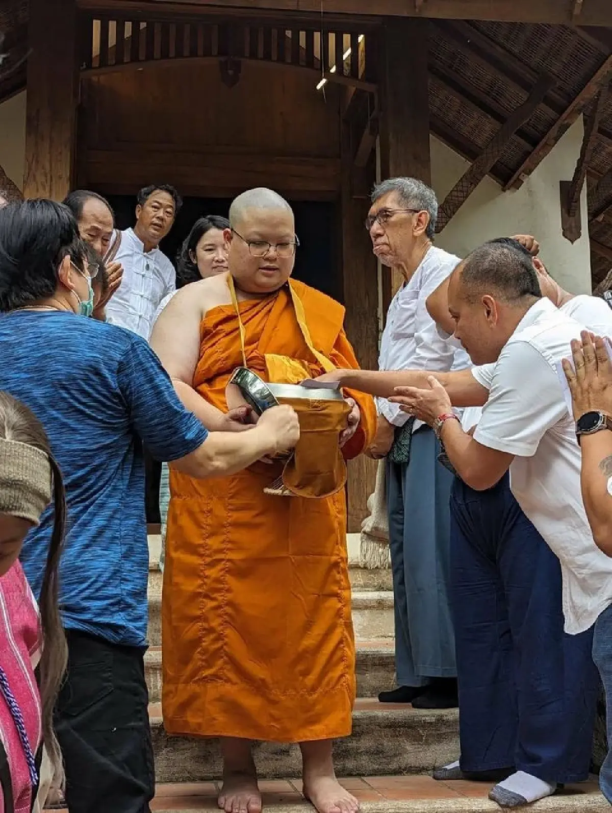 จาก ราษฎร สู่ บรรพชิต เพนกวิน ออกบวชเข้าสู่ เส้นทางธรรม