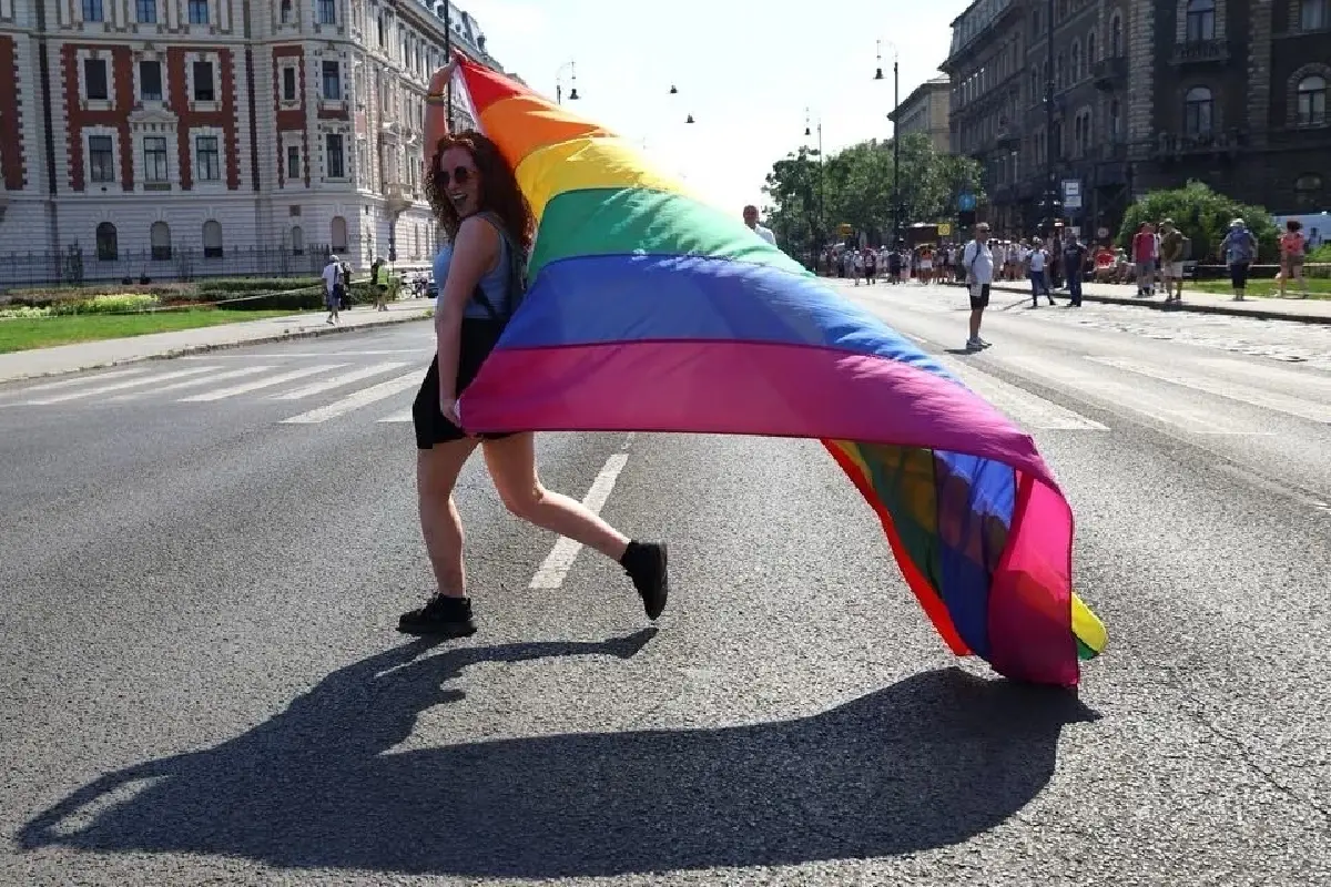 ชาวฮังการีร่วมงาน Pride ประท้วงการเคลื่อนไหวต่อต้าน LGBT ของรัฐบาล