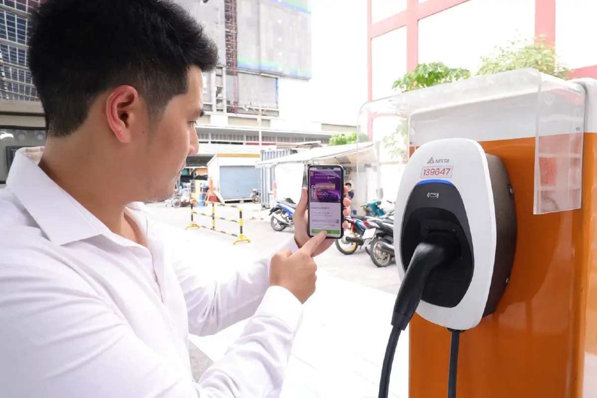 AIS สายกรีน รับกระแส EV เชื่อมต่อการเดินทางพลังงานสะอาด