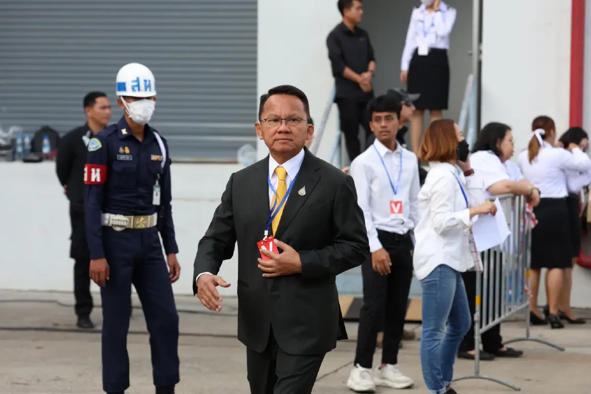 ประมวลภาพ นักการเมืองรอต้อนรับทักษิณกลับไทย 