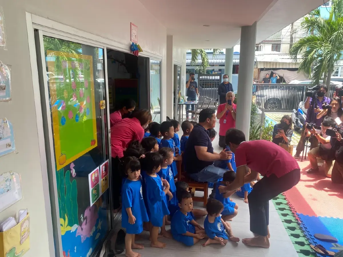 'ไม่เคยลืมว่าตนเองเป็นคนไทย' ท่านอ้นเปิดใจ หลังกลับไทยครั้งแรก