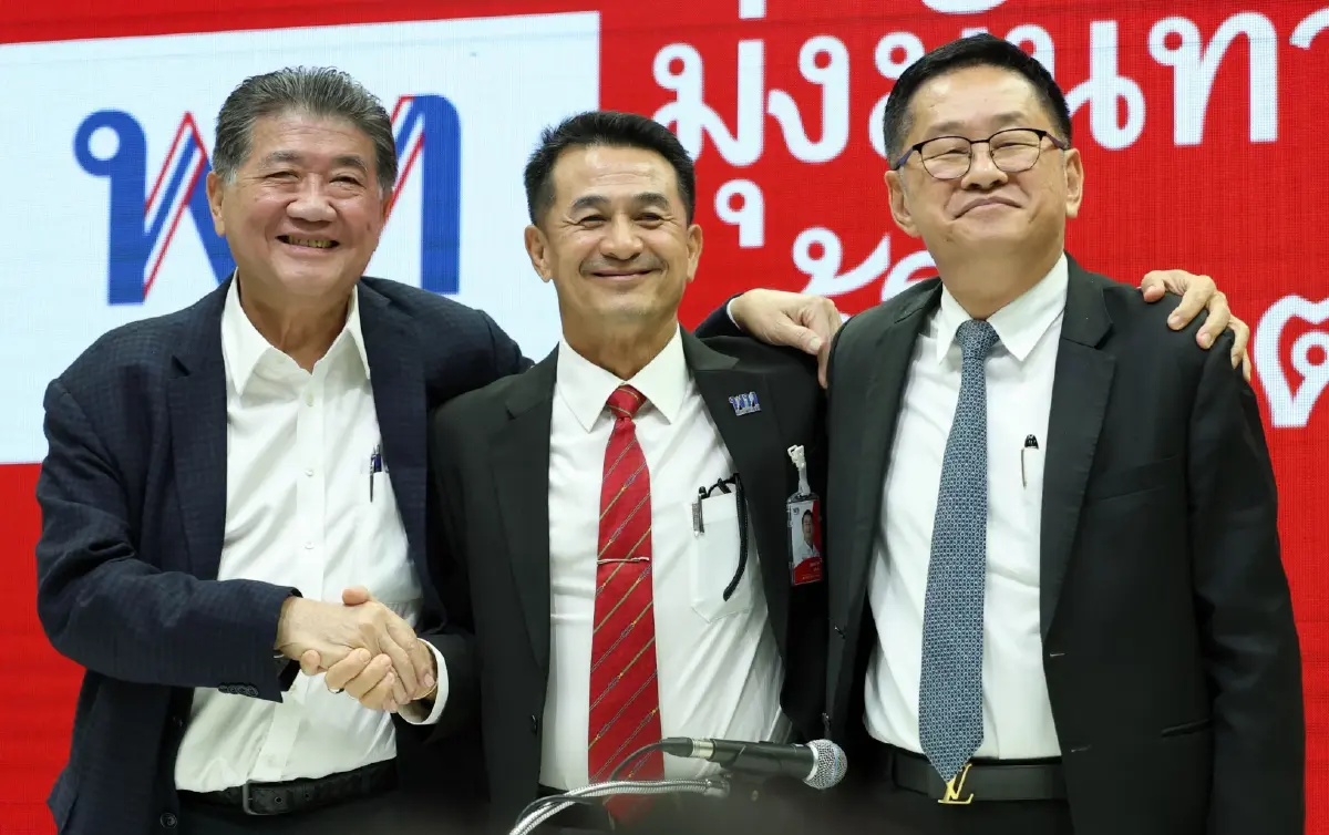 หมอชลน่านลาออกหัวหน้าพรรคเพื่อไทย 