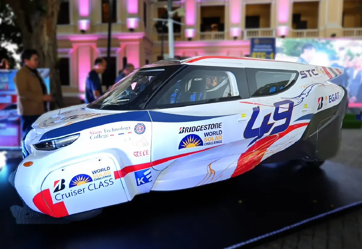 วิทยาลัยเทคโนโลยีสยาม เปิดตัวรถยนต์ไฟฟ้าพลังงานแสงอาทิตย์ฝีมือคนไทย