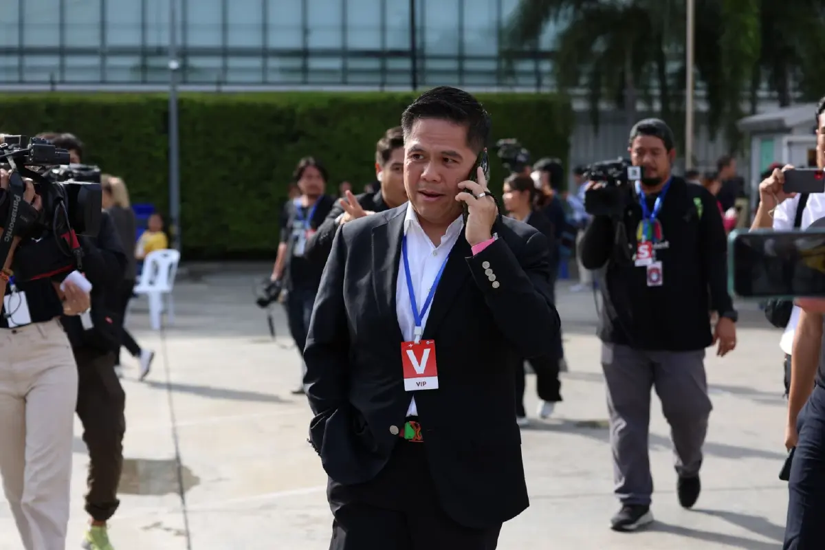 ประมวลภาพ นักการเมืองรอต้อนรับทักษิณกลับไทย 