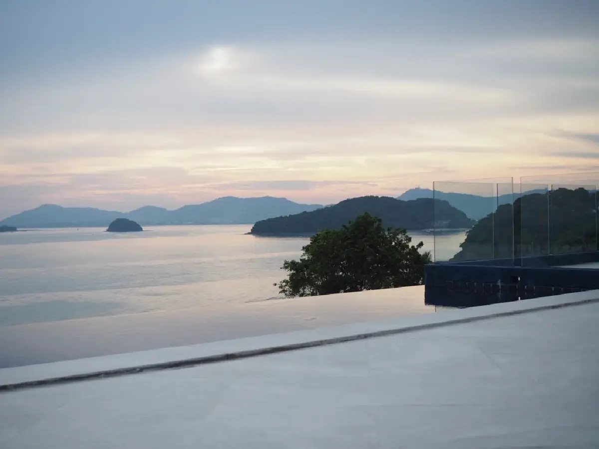 “TU Bar” หนึ่งในรูฟท็อปบาร์ที่สวยที่สุดในประเทศไทย ที่ศรีพันวา ภูเก็ต