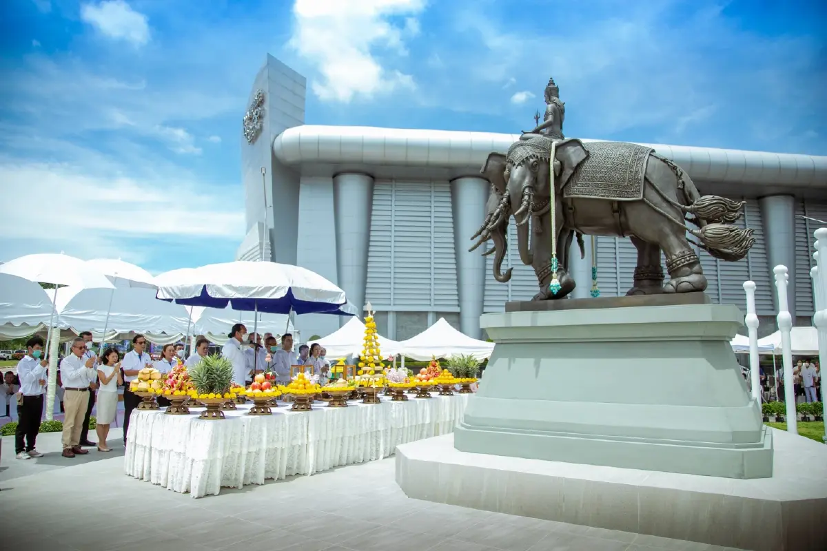 บางกอกแลนด์ ฉลองครบรอบ 50 ปี สร้างประติมากรรมพระอินทร์ทรงช้างเอราวัณ