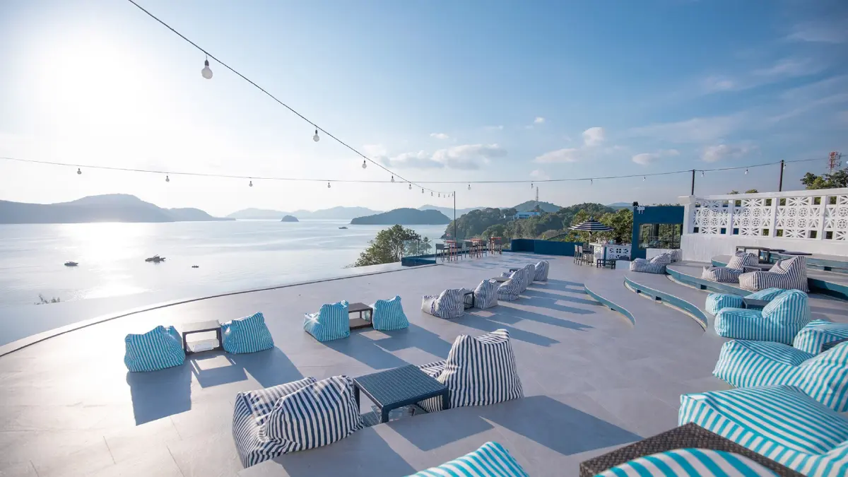 “TU Bar” หนึ่งในรูฟท็อปบาร์ที่สวยที่สุดในประเทศไทย ที่ศรีพันวา ภูเก็ต