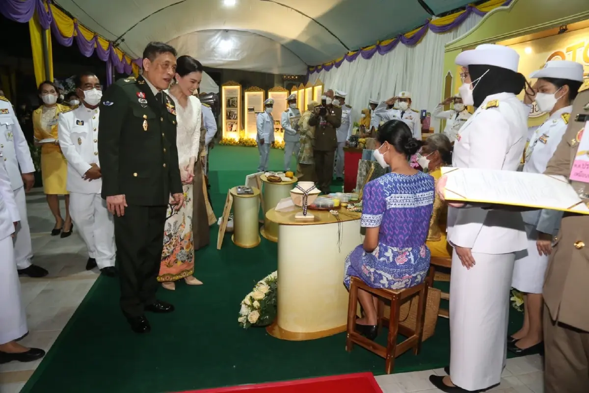 ในหลวง-พระราชินี พระราชทานรางวัล การอัญเชิญพระมหาคัมภีร์อัลกุรอาน