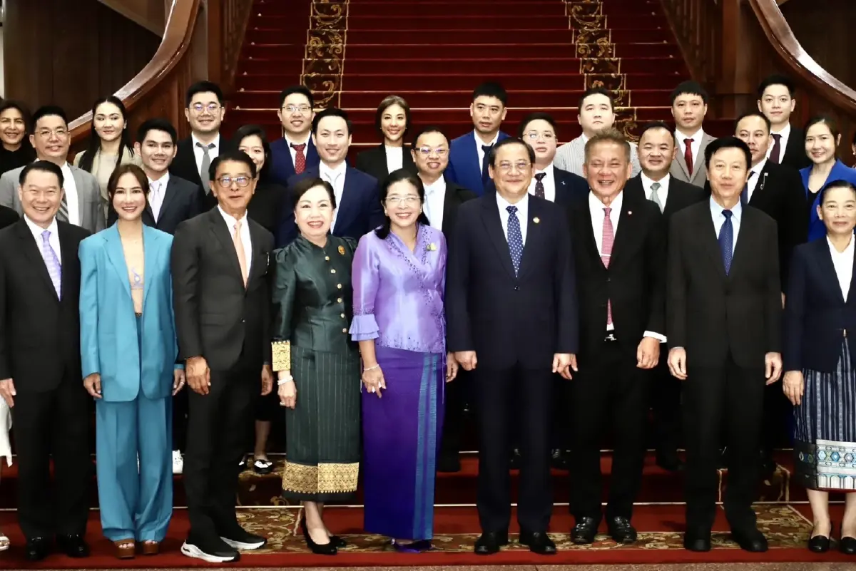 'สุดารัตน์'นำนักธุรกิจไทยพบนายกฯสปป.ลาวผลักดันการลงทุน2ชาติ