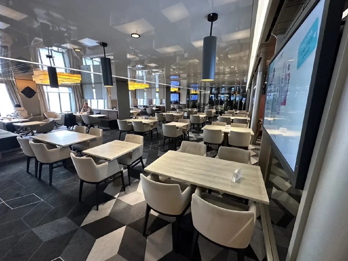 ใครว่าเดินทางลำบาก ! มาดามแป้งโพสต์ แข้งช้างศึก นั่งเรือตั๋วหรูก่อนกลับไทย