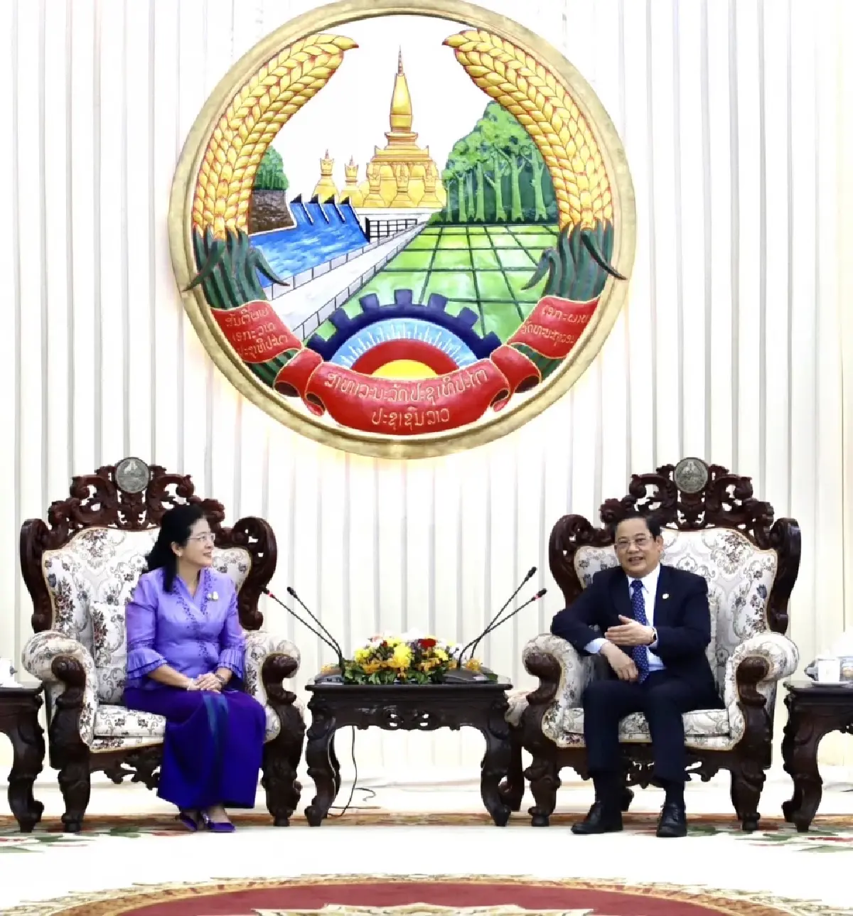 'สุดารัตน์'นำนักธุรกิจไทยพบนายกฯสปป.ลาวผลักดันการลงทุน2ชาติ