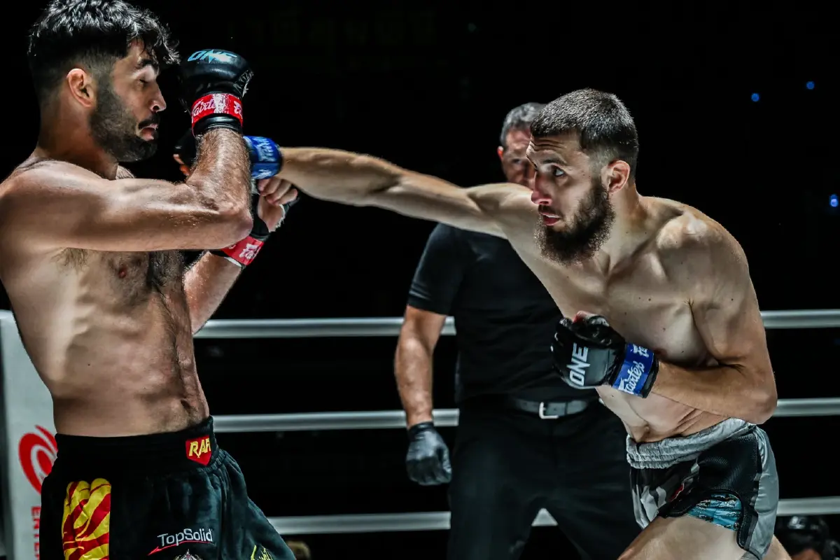 ผลมวย ONE ลุมพินี “แอนตาร์” ได้สดสยบ “ราฟฟี่” “ก้องธรณี” มาแรงเก็บชัย 4 ไฟต์รวด