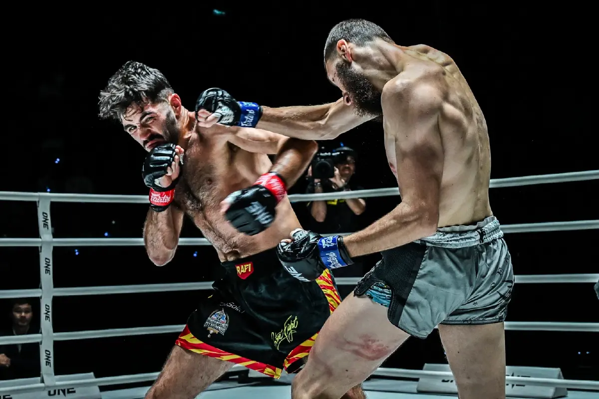 ผลมวย ONE ลุมพินี “แอนตาร์” ได้สดสยบ “ราฟฟี่” “ก้องธรณี” มาแรงเก็บชัย 4 ไฟต์รวด