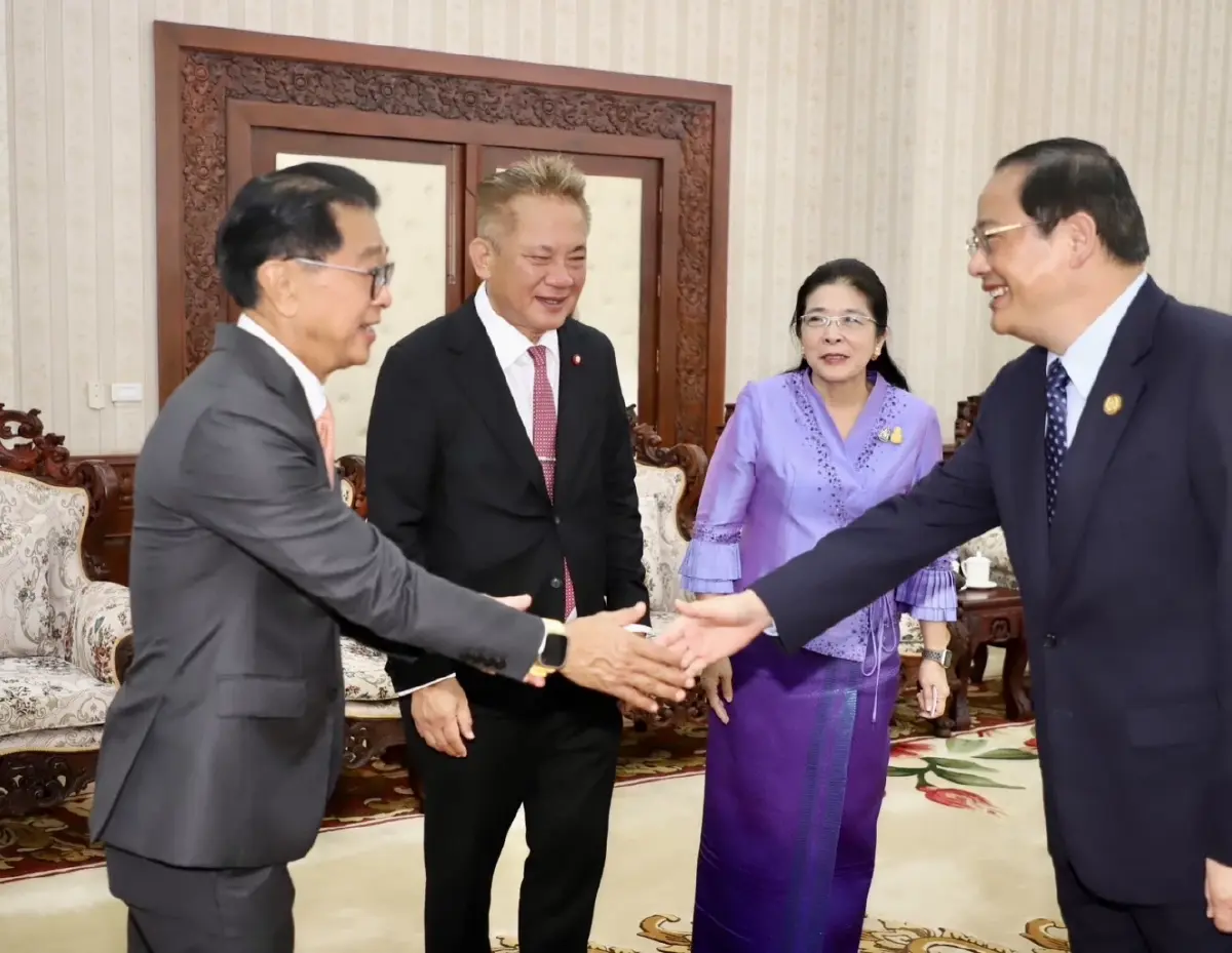 'สุดารัตน์'นำนักธุรกิจไทยพบนายกฯสปป.ลาวผลักดันการลงทุน2ชาติ