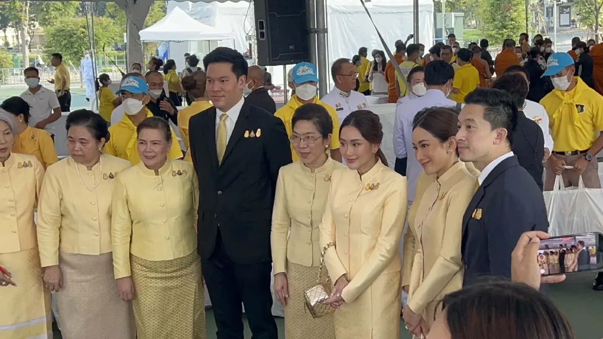 'นายกฯเศรษฐา'นำครม.ทำบุญตักบาตร'วันนวมินทรมหาราช'
