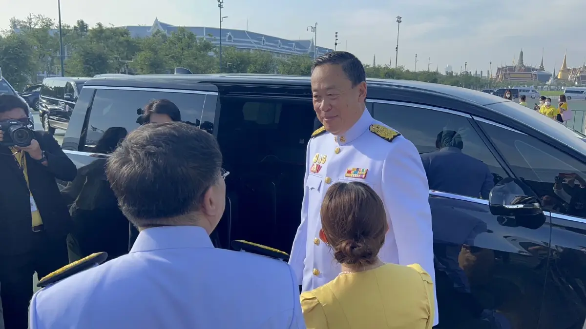 'นายกฯเศรษฐา'นำครม.ทำบุญตักบาตร'วันนวมินทรมหาราช'