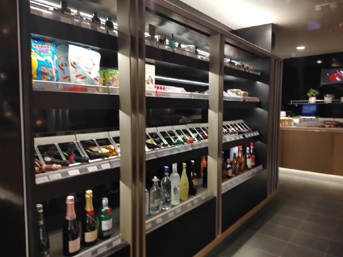 ใครว่าเดินทางลำบาก ! มาดามแป้งโพสต์ แข้งช้างศึก นั่งเรือตั๋วหรูก่อนกลับไทย