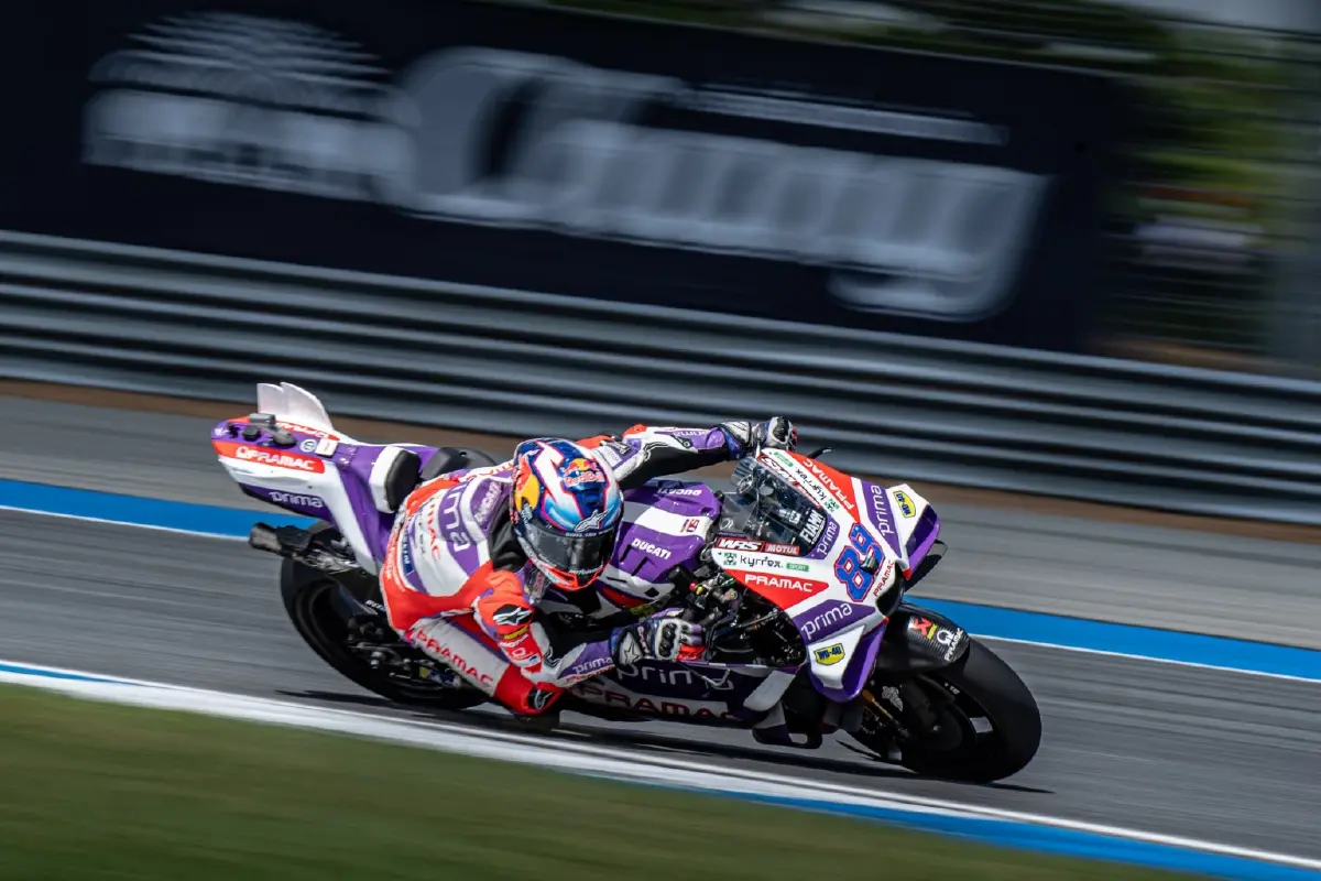  ฮอร์เก้ มาร์ติน นักบิดชาวสเปน คว้าแชมป์สปรินท์ เรซ ของรุ่นโมโตจีพี