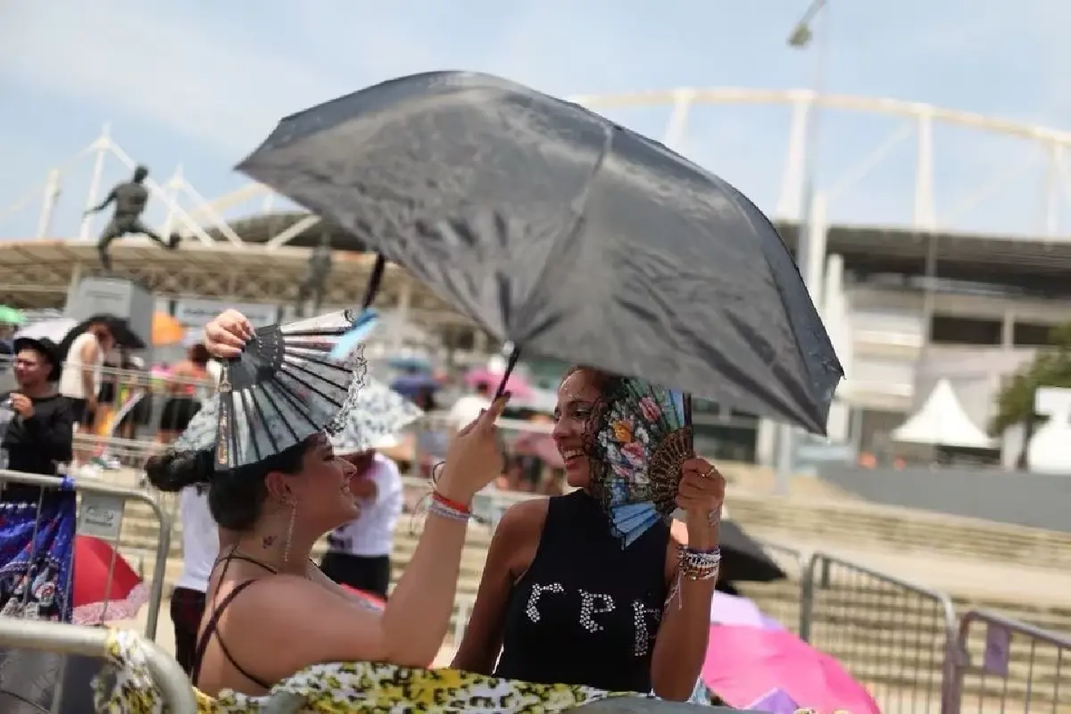 เทย์เลอร์ สวิฟต์ เลื่อนการแสดงที่บราซิล หลังแฟนเพลงเสียชีวิตจากการขาดน้ำ