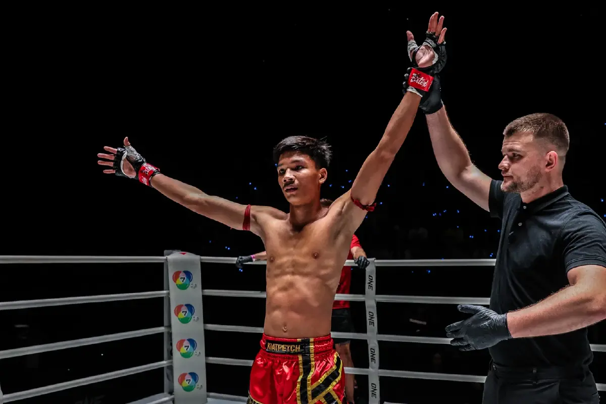 ผลมวย ONE ลุมพินี “จ้าวเสือใหญ่” หมัดคมน็อกยกสอง “ไผ่แดง”
