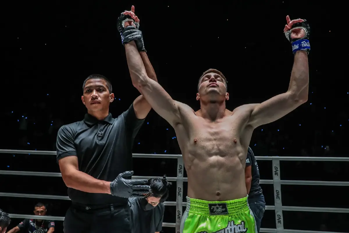 ผลมวย ONE ลุมพินี “ก้องไกล” พลิกล็อกพ่ายน็อกตั้งแต่ยกแรก