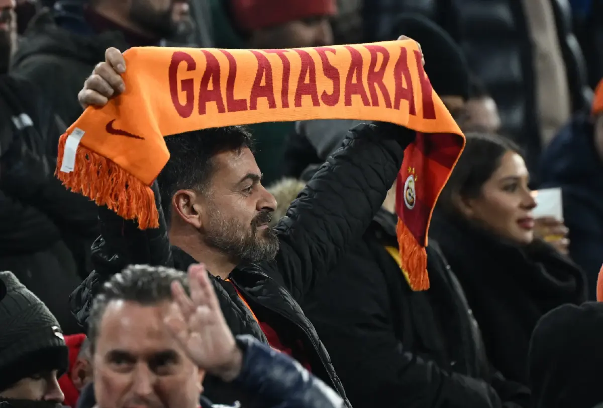 แฟนบอลกาลาตาซารายพร้อมรอต้อนรับแมนฯยู