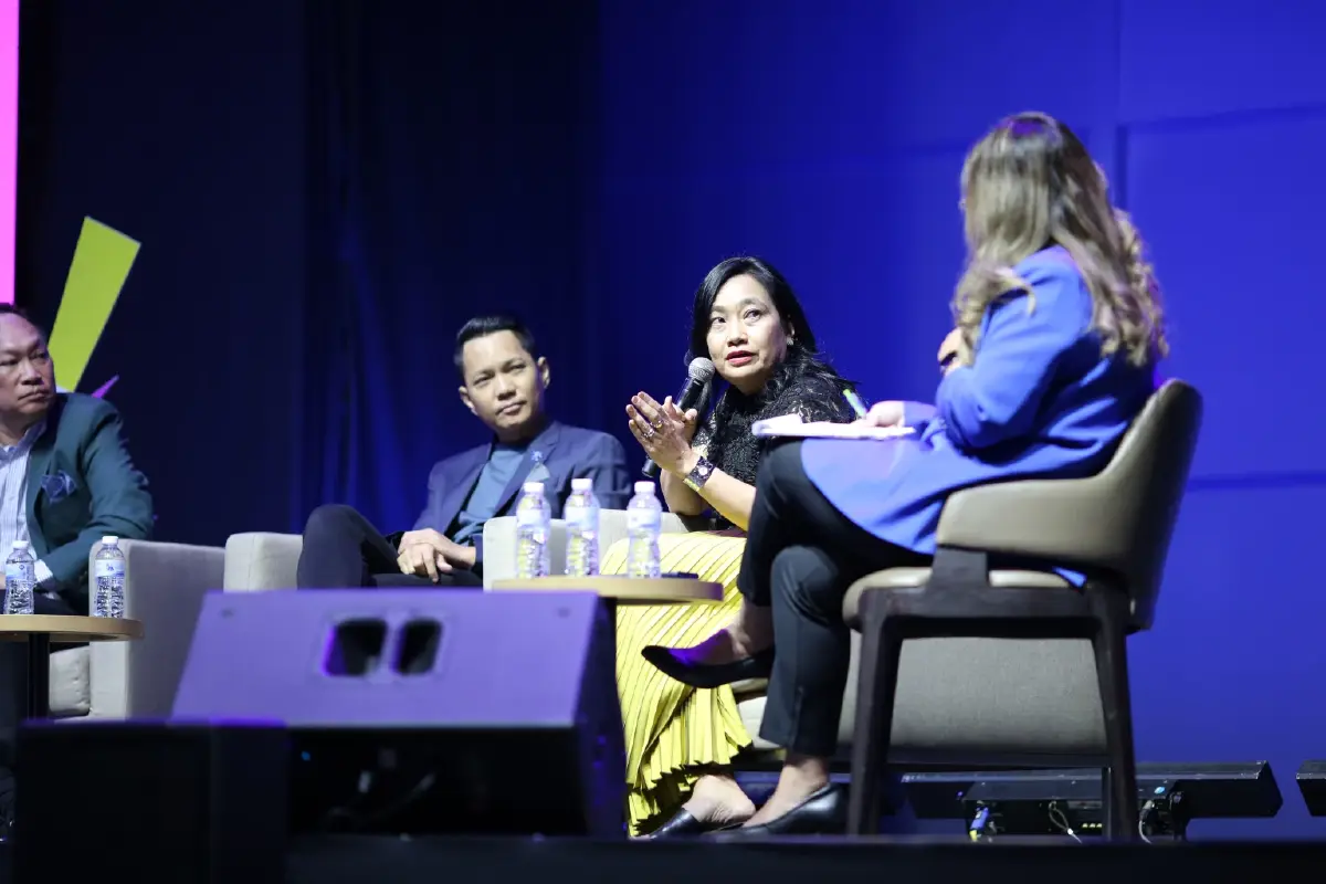 คุณปัทมวรรณ สถาพร