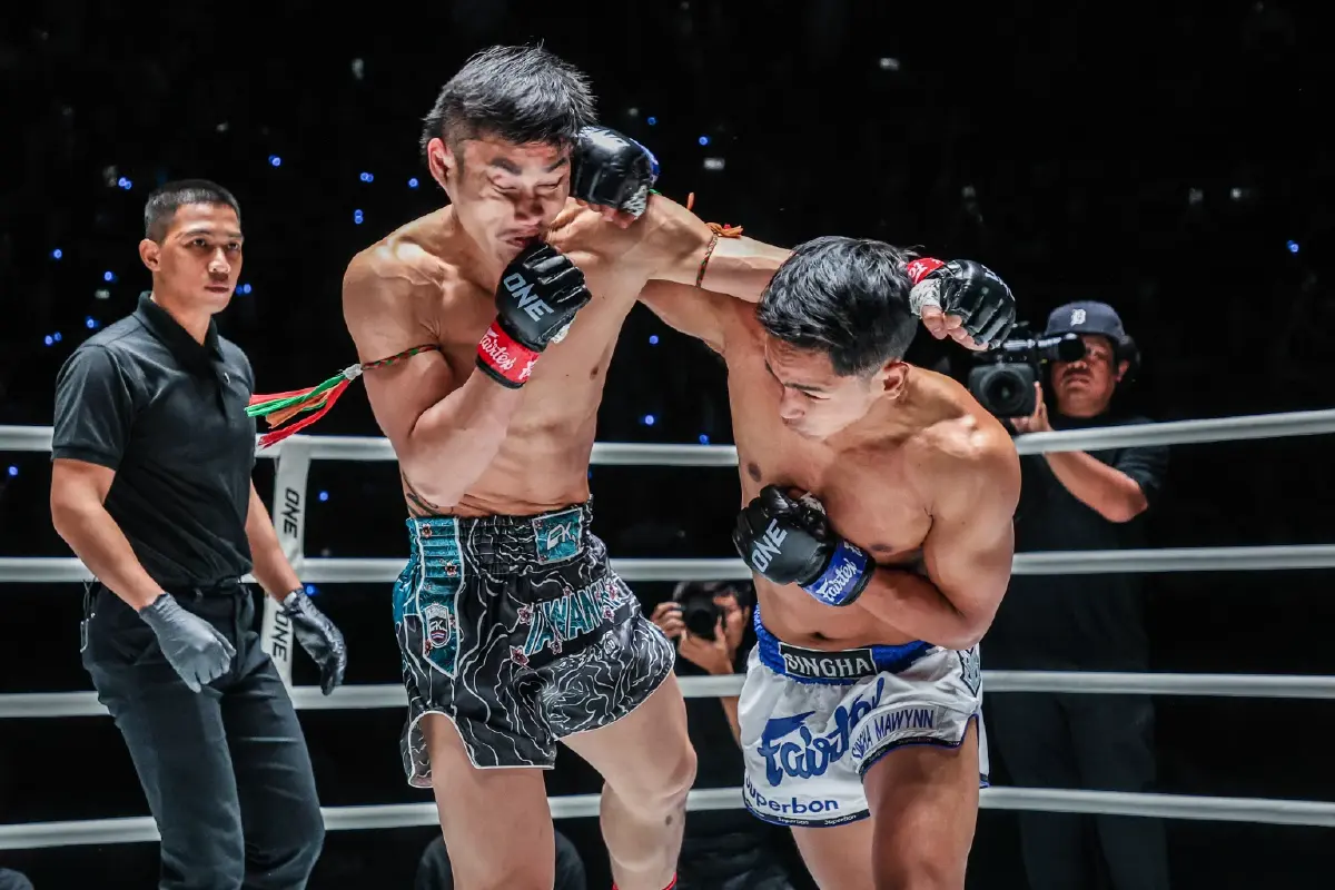 ประมวลภาพ มวย ONE ลุมพินี “ตะวันฉาย-พระจันทร์ฉาย-เพชรจีจ้า” คว้าแชมป์