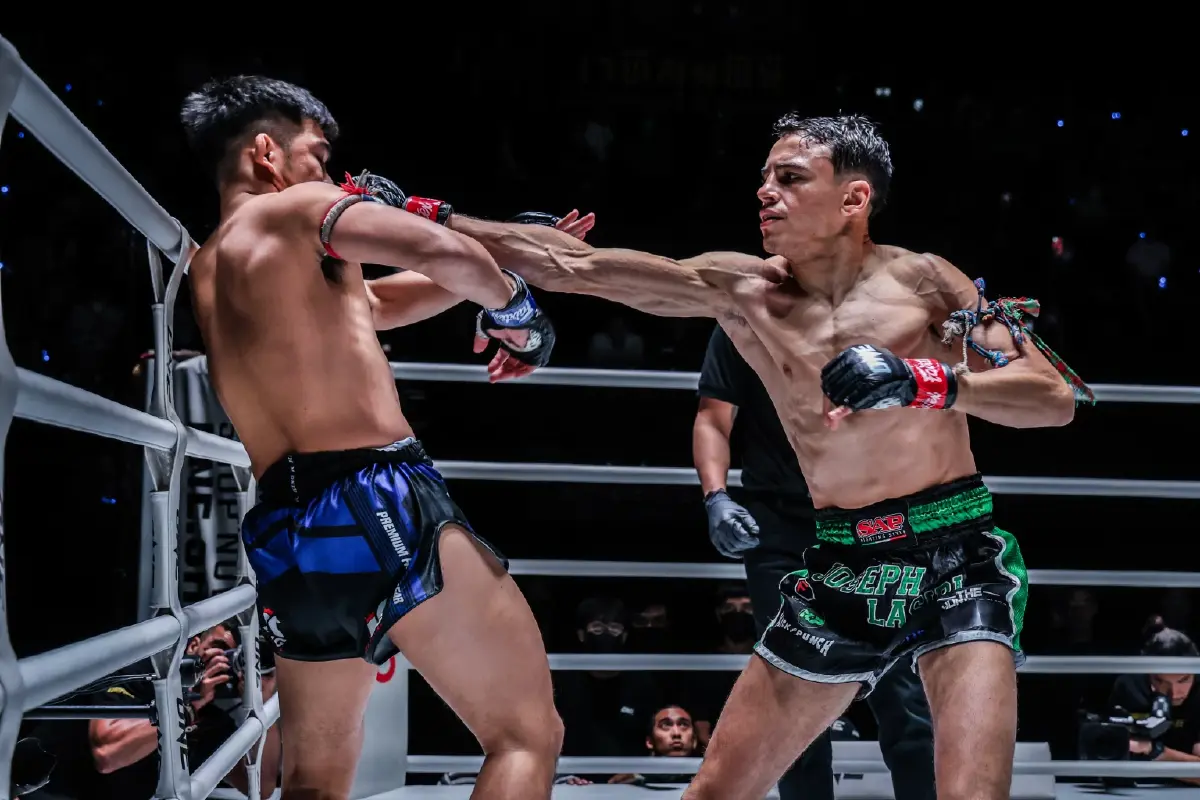 ประมวลภาพ มวย ONE ลุมพินี “ตะวันฉาย-พระจันทร์ฉาย-เพชรจีจ้า” คว้าแชมป์